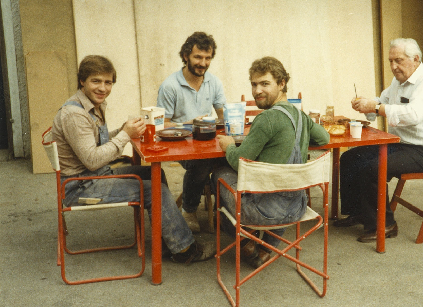 Brotzeit mit Vater und Mitarbeitern Brotzeit mit Vater und Mitarbeitern