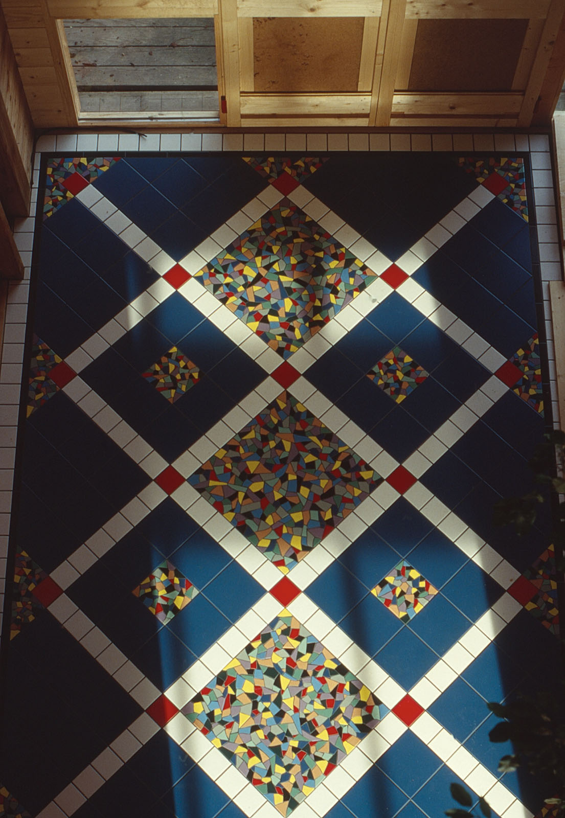 Holzskeletthaus - Mosaik im Eingangsbereich