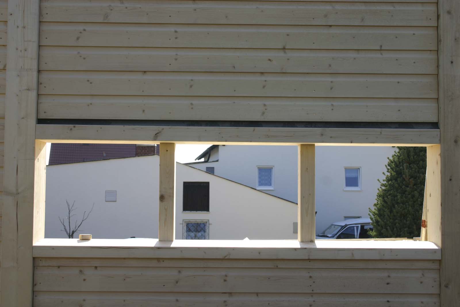 Holzskelettbau - Küchenfenster unter den Oberschränken 