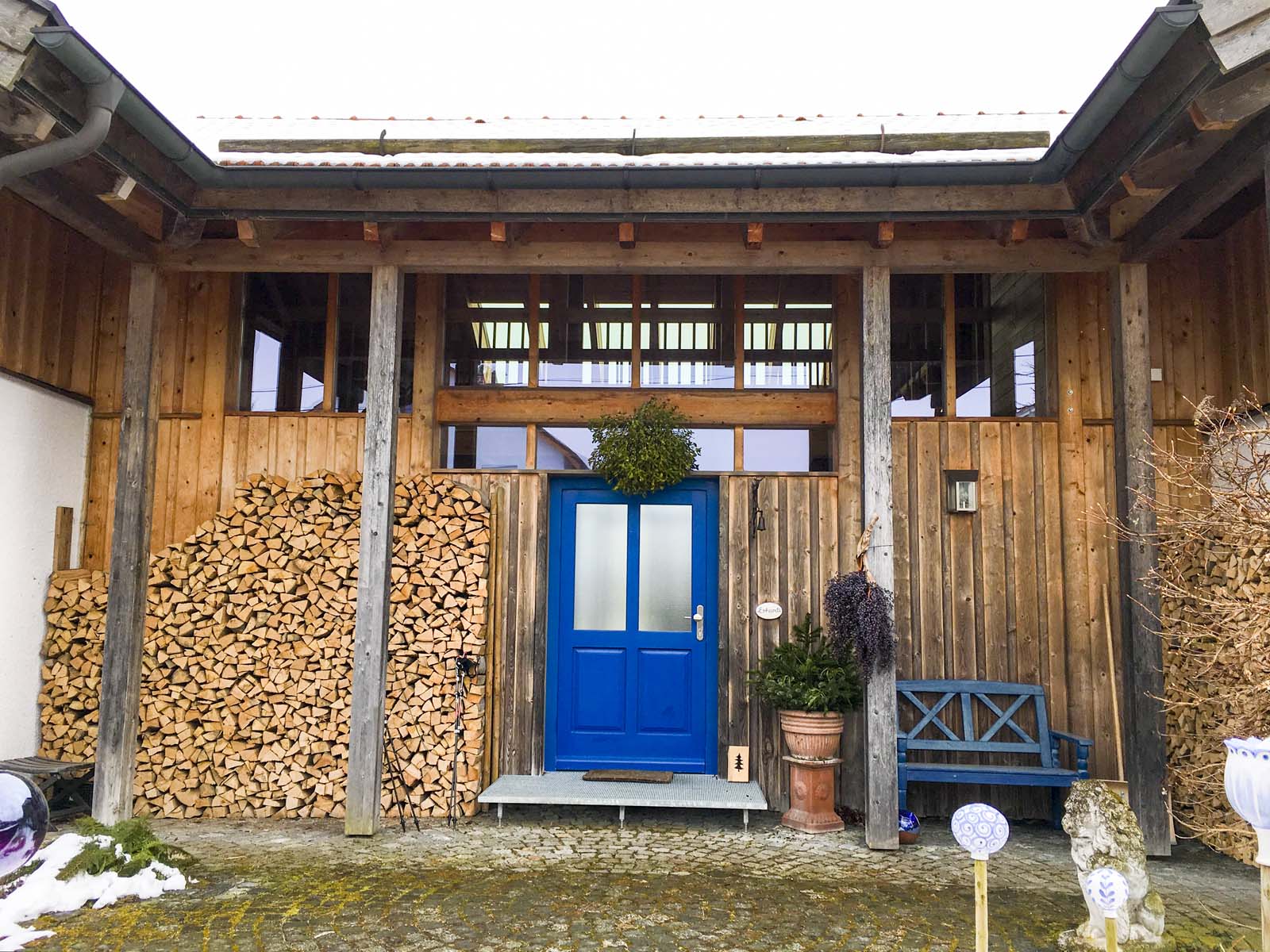 Holzskelettbau - Eingangsbereich im Norden